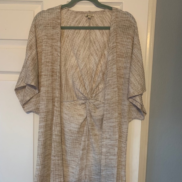 Lily White Tops - Cute women’s duster !